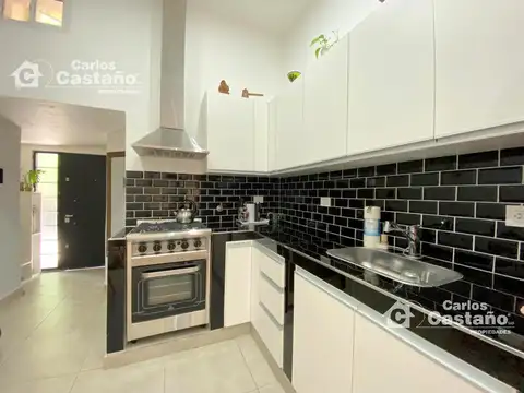 Depto Tipo Casa en Venta en Vicente Lopez Vias / Rio, USD 96.000