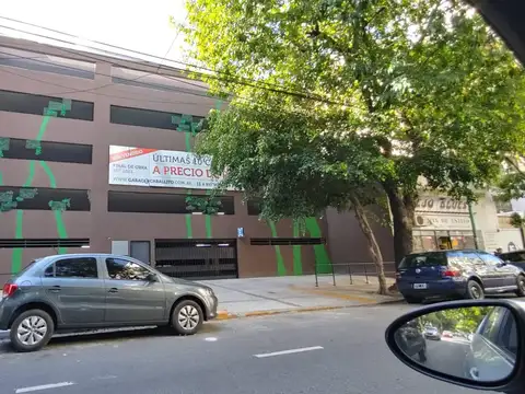 Cochera en Avellaneda al 300 Caballito Fija y cubierta