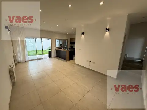 Casa en Alquiler de 3 dormitorios