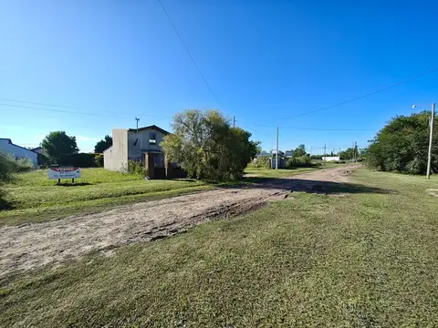 Terreno de 300 m2 roldan excelente ubicación