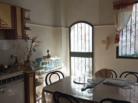 Depto Tipo Casa en Venta de 5 ambientes