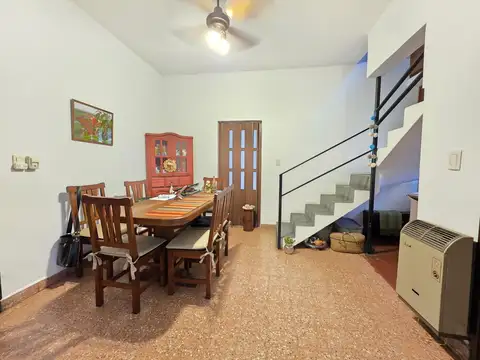 Casa 5 ambientes con 3 baños