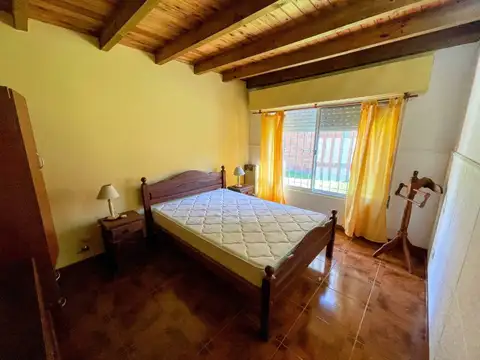 VENTA CASA 4 AMBIENTES CON PARQUE SANTA CLARA