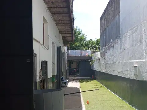 Casa en Venta con 8 cocheras