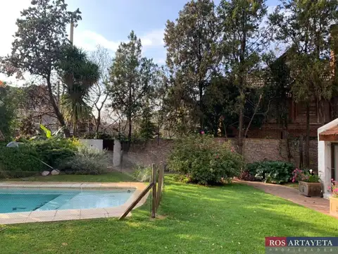 Casa en Alquiler Temporal con 3 cocheras