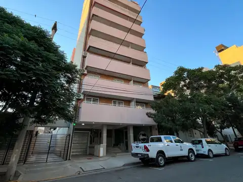 Departamento Céntrico con balcón y cochera