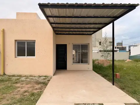 Casa en Venta en Barrio Rincones de Manantiales, USD 95.000