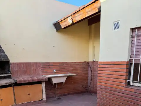 Depto Tipo Casa en Alquiler de 1 dormitorio