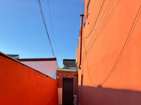 Chacabuco 5000, Piso fdo