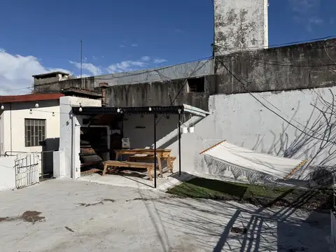 Casa en Venta con 3 cocheras