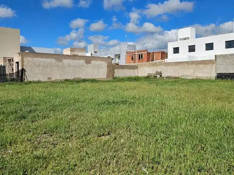 VENTA LOTE APTO DUPLEX 252m2 CENTRAL RINCONES MANANTIALES