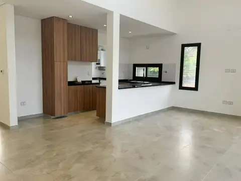 Casa en Venta en Pilar Del Este - Santa Elisa, USD 195.000