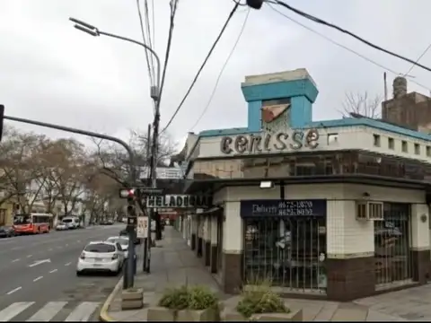 Terreno en venta en importante esquina en Floresta!