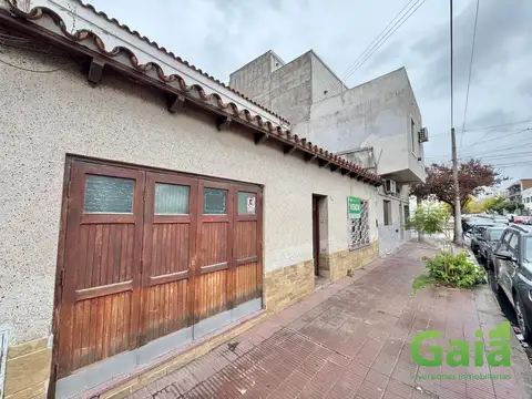 CASA EN VENTA CALLE URQUIZA 1200