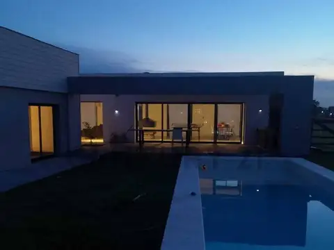 Casa en Venta en Area 60, USD 169.000