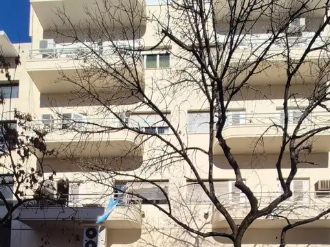 Avenida Valentín Alsina 1700