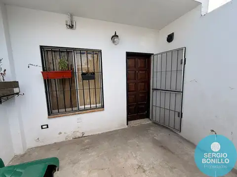 Depto Tipo Casa 2 ambientes con 1 baño