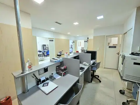 Oficina Monoambiente con 24 baños