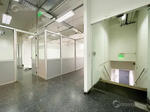 Oficina Monoambiente con 4 baños