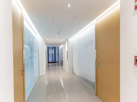 Oficina en Alquiler al Norte