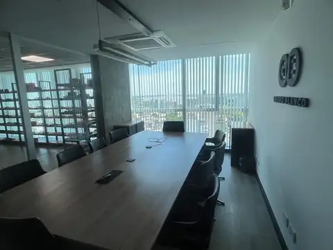 Oficina en Alquiler con 2 cocheras