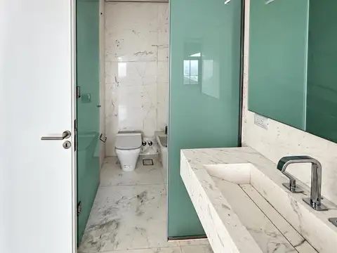 Departamento 4 ambientes con 5 baños