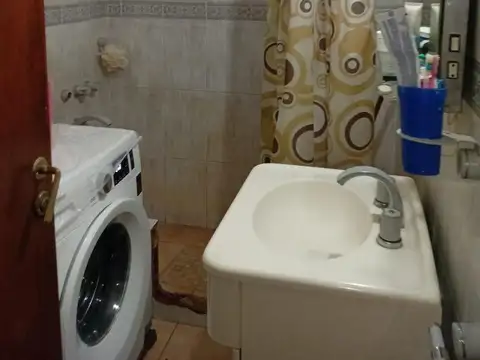 OPORTUNIDA CASA CON JARDIN EN MUÑIZ