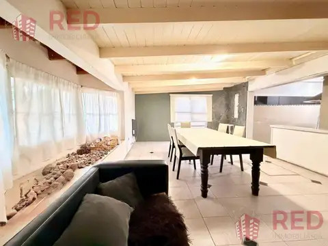 VENDE CASA 3 DORMITORIOS EN CENTENARIO CON PATIO