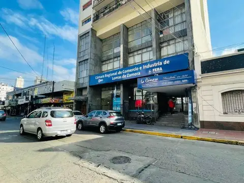 OFICINA COMERCIAL EN EL CENTRO DE LOMAS DE ZAMORA