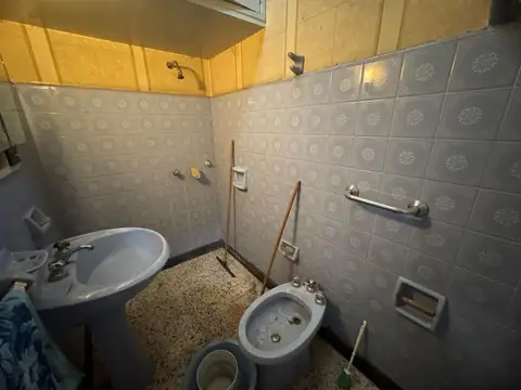 Casa 3 ambientes con 2 baños