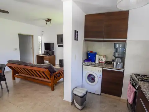 Casa en venta de 2 dormitorios con piscina. | Las Acequias, Roldán.