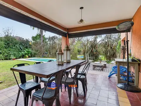 Casa en Venta con 1 cochera