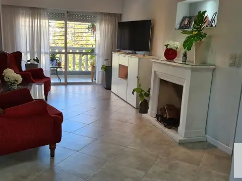 Depto Tipo Casa 4 ambientes con 2 baños