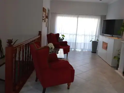 Depto Tipo Casa en Venta de 3 dormitorios