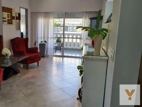 PH en venta - 3 Dormitorios 2 Baños - 104Mts2 - Ramos Mejía, La Matanza