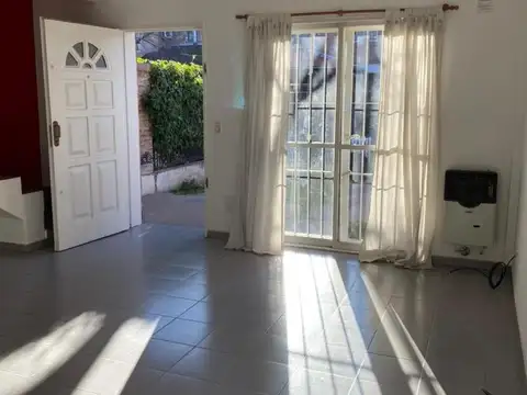 Dúplex en venta - 2 Dormitorios 1 Baño - Malvinas Argentinas