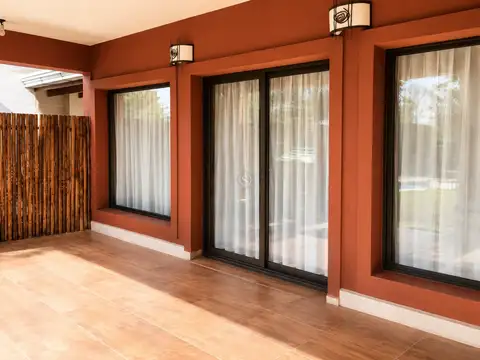Casa en Alquiler en Hábitat Residencias, USD 1.500