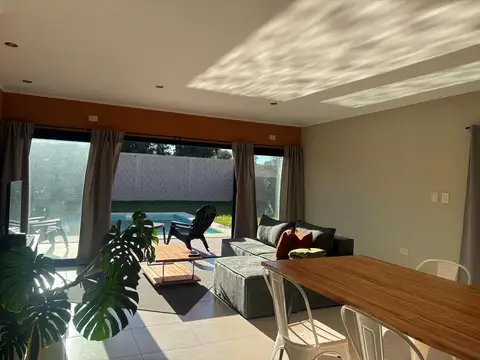 Casa en Venta en Melchor Romero [Cod: 084143]