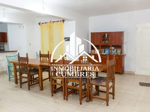Casa en Venta con 2 cocheras