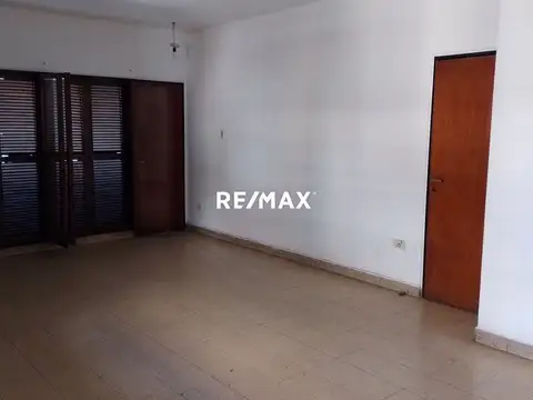 Depto Tipo Casa en Alquiler de 4 ambientes