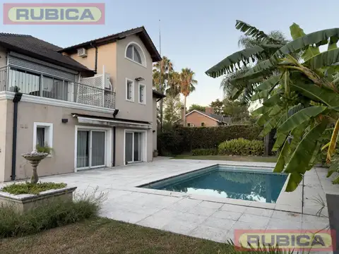 Casa 7 ambientes con 5 baños