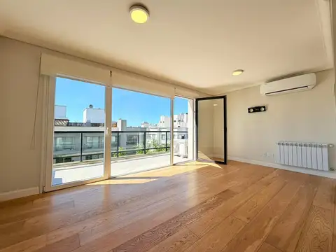 Departamento 3 Ambientes con balcón y cochera - Sarmiento  al 3200