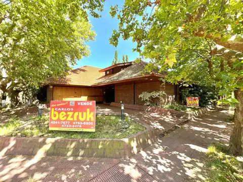 Casa de 4 ambientes más playroom en venta en Martinez