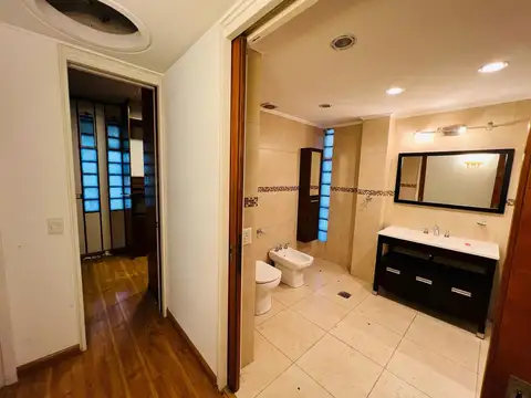 Casa de 4 ambientes más playroom en venta en Martinez