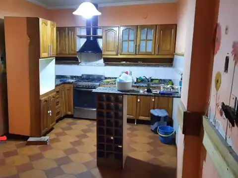 Depto Tipo Casa en Venta de 5 dormitorios