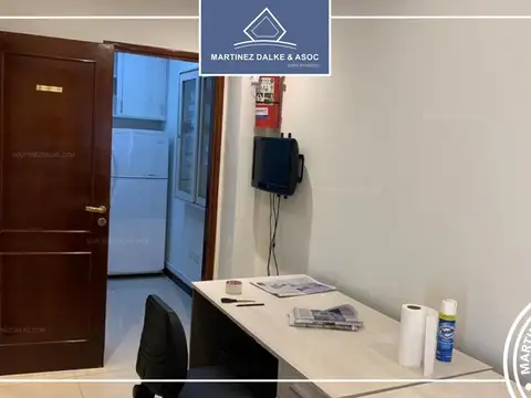 Oficina 5 ambientes con 2 baños
