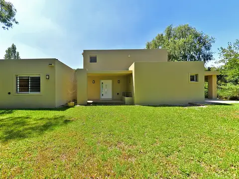 Casa en Venta en Francisco Álvarez, USD 220.000