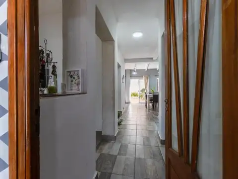 Casa 6 ambientes con 1 baño