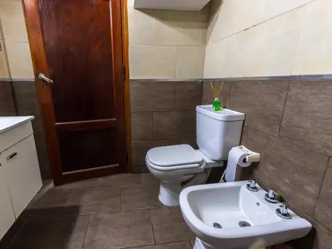 Casa 6 ambientes con 1 baño