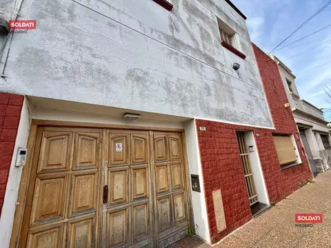 Casa en Venta con 6 cocheras